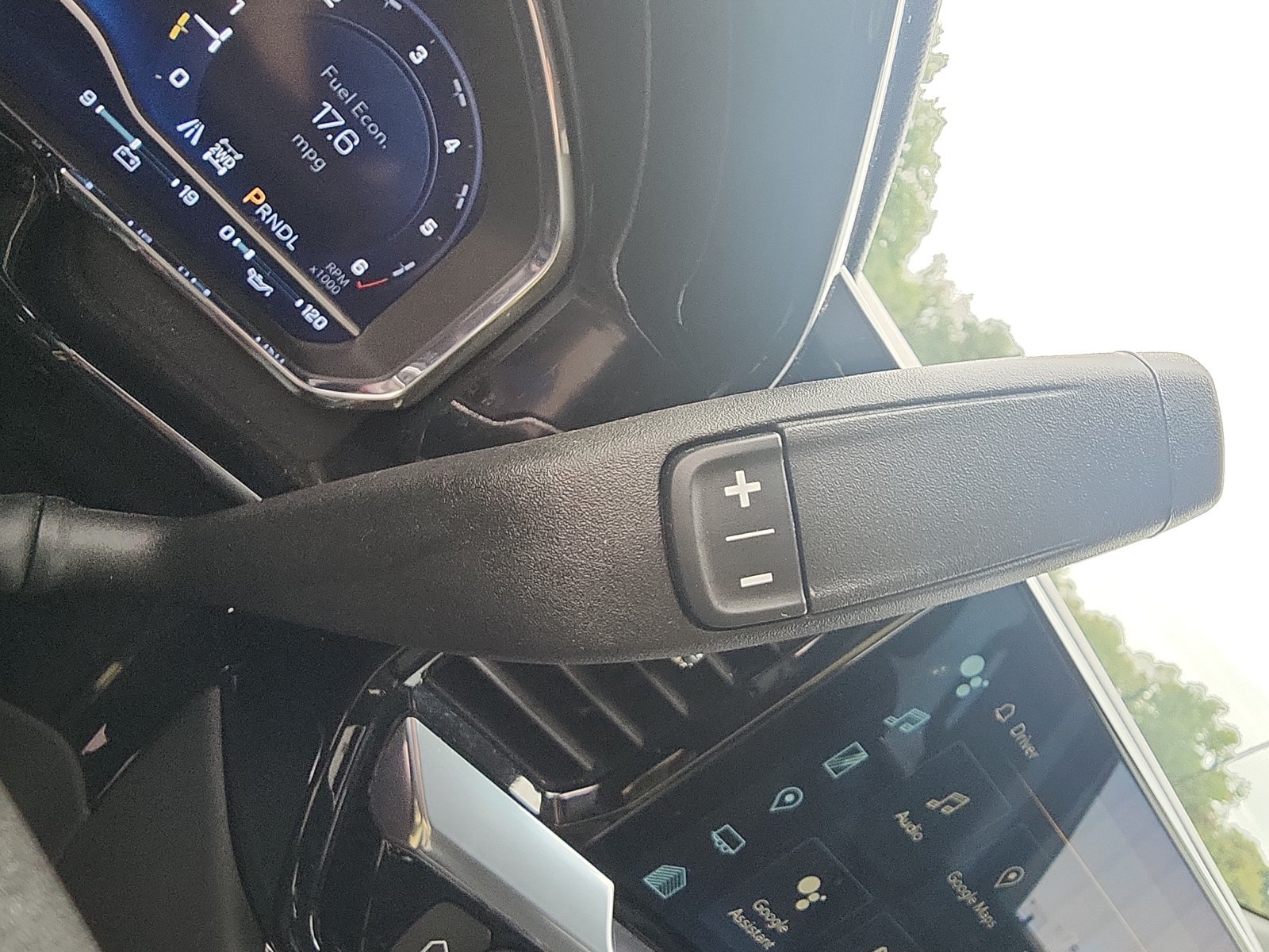Used 2023 Chevrolet Silverado 1500 LT AWD/4WD image 19