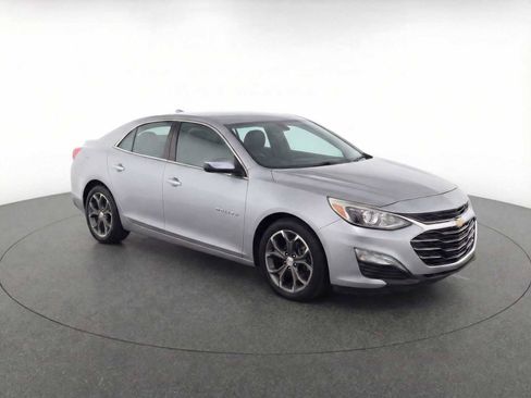 Used 2024 Chevrolet Malibu LT image 3