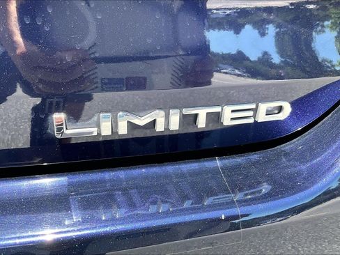 Used 2023 Toyota Highlander Limited FWD image 10