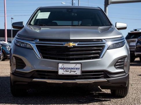 Used 2023 Chevrolet Equinox LT image 2
