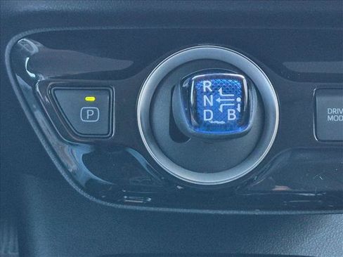 Used 2022 Toyota Prius Prime XLE FWD image 12