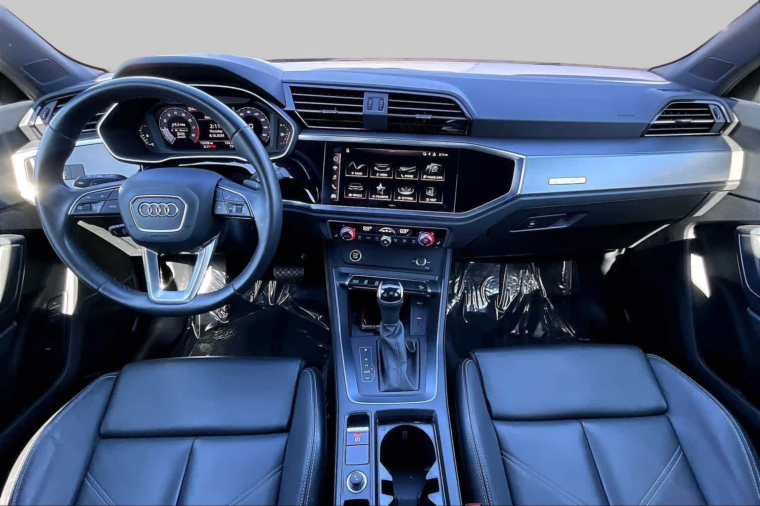Used 2025 Audi Q3 2.0T Premium w/ Convenience Package AWD/4WD image 16