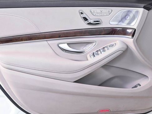 Used 2017 Mercedes-Benz S 550 Sedan w/ Premium Package image 6