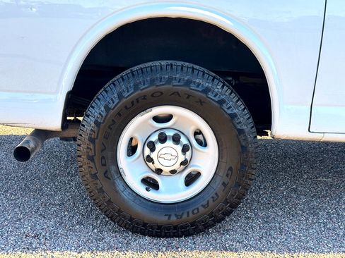 Used 2016 Chevrolet Express 2500 image 17