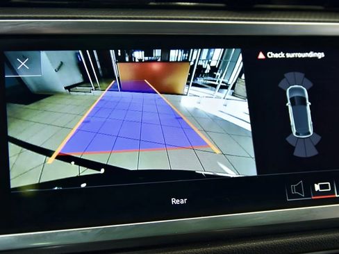 Used 2024 Audi Q3 2.0T Premium image 16