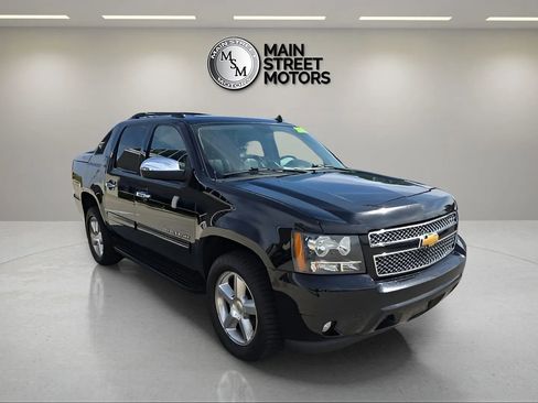 Used 2013 Chevrolet Avalanche LT w/ All-Star Edition image 7