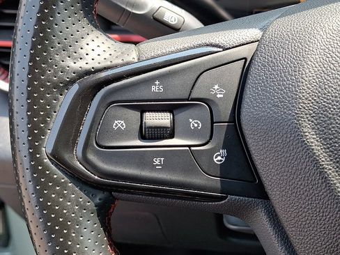 Used 2024 Chevrolet Trax RS w/ Sunroof Package FWD image 26