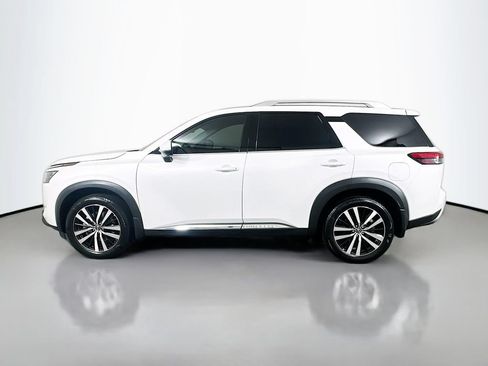 Used 2025 Nissan Pathfinder Platinum FWD image 8