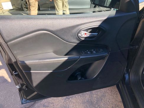 Used 2016 Jeep Cherokee Limited w/ Trailer Tow Group image 12