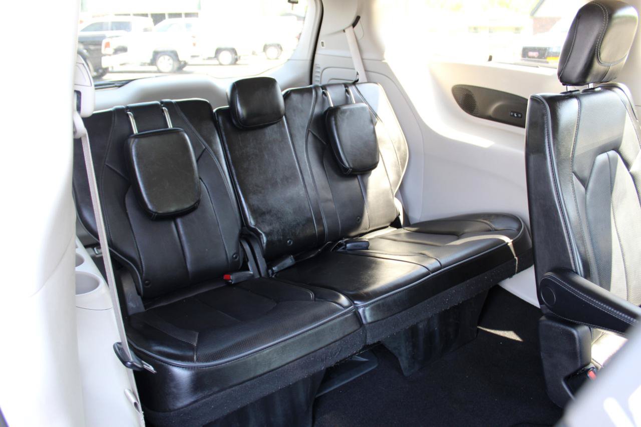 Used 2019 Chrysler Pacifica Limited FWD image 13