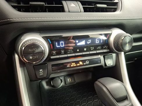 Certified 2025 Toyota RAV4 XLE w/ Convenience Package FWD image 20