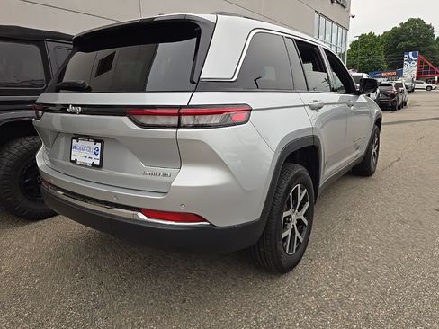 Certified 2024 Jeep Grand Cherokee Limited AWD/4WD image 7