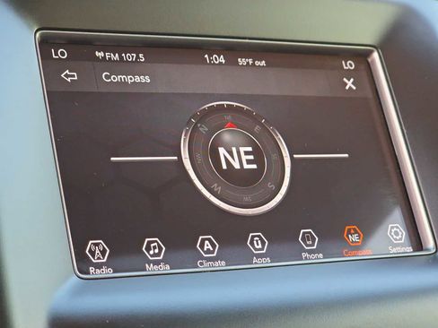 Used 2020 Jeep Grand Cherokee Laredo image 27