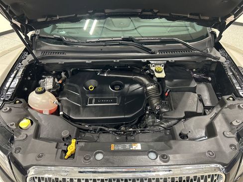 Certified 2019 Lincoln MKC Reserve w/ MKC Climate Package image 29