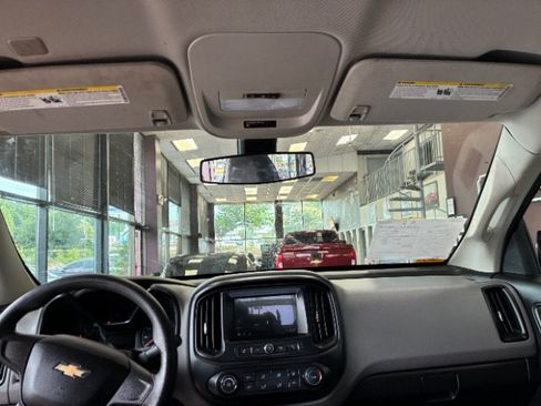 Used 2019 Chevrolet Colorado W/T RWD image 23