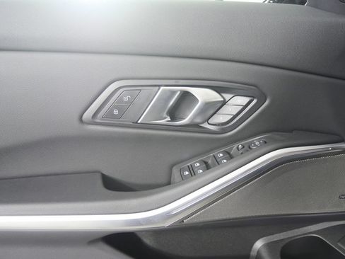 Used 2026 BMW 330i Sedan w/ M Sport Package RWD image 8