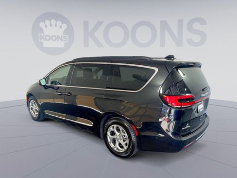 Used 2022 Chrysler Pacifica Limited image 4