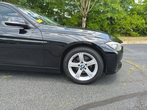 Used 2013 BMW 328i xDrive Sedan AWD/4WD image 2