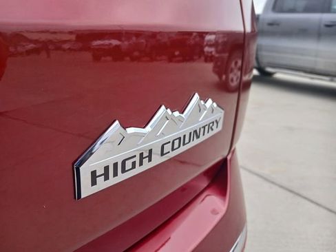 Certified 2021 Chevrolet Traverse High Country image 38