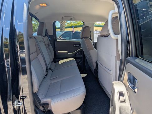 Certified 2022 Nissan Frontier SV AWD/4WD image 16