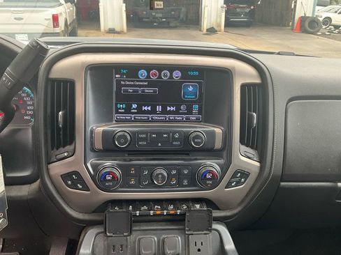 Used 2018 GMC Sierra 2500 Denali w/ Duramax Plus Package AWD/4WD image 24