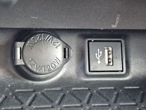 Used 2023 Toyota RAV4 AWD Hybrid image 13