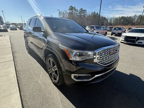 Used 2017 GMC Acadia Denali w/ Technology Package image 8