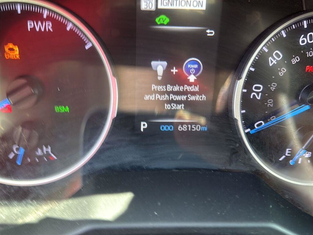 Used 2022 Toyota RAV4 XLE w/ Convenience Package AWD/4WD image 5