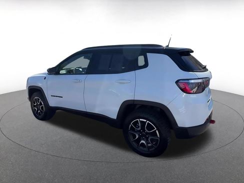 Used 2025 Jeep Compass Trailhawk AWD/4WD image 10
