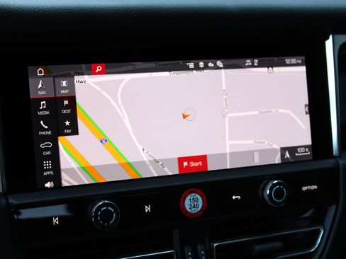 New 2025 Porsche Macan image 17