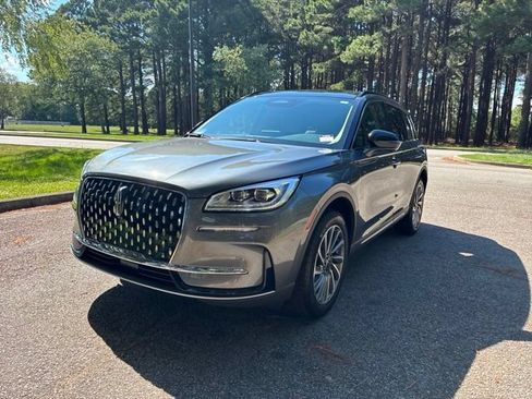 Used 2025 Lincoln Corsair Reserve AWD/4WD image 7