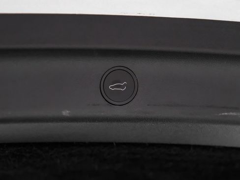 Used 2023 Tesla Model Y Long Range image 43