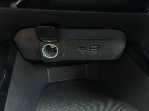 Used 2025 Chevrolet Trax LT FWD image 28