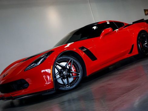 Used 2015 Chevrolet Corvette Z06 w/ 3LZ Preferred Equipment Group image 83