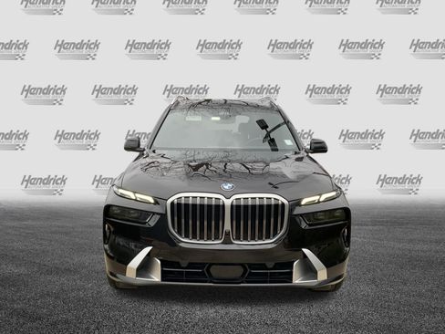 Used 2025 BMW X7 xDrive40i image 3