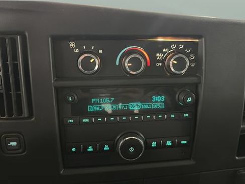Used 2021 Chevrolet Express 2500 Extended RWD image 13