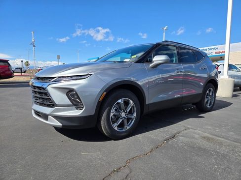 New 2026 Chevrolet Blazer LT image 2