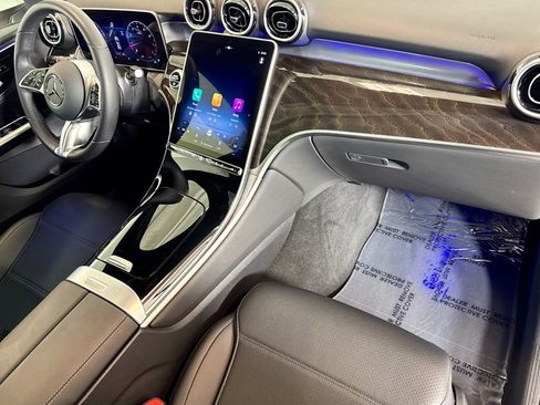 Used 2025 Mercedes-Benz GLC 300 image 27