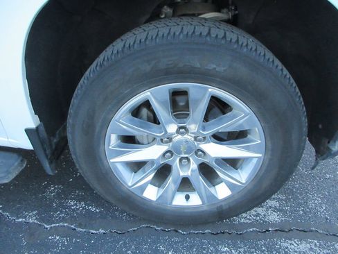 Used 2019 Chevrolet Silverado 1500 LTZ image 9