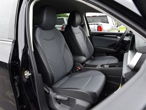 New 2026 Volkswagen Tiguan SE AWD/4WD image 20
