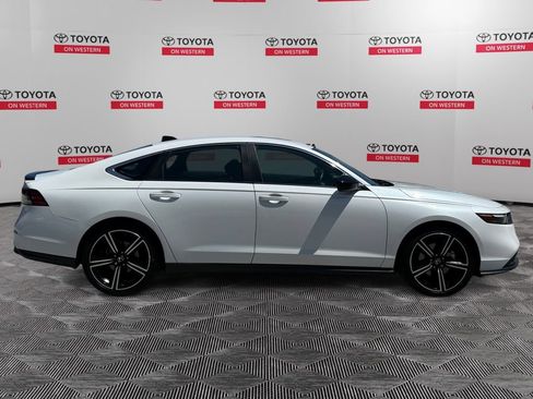 Used 2025 Honda Accord Sport image 4