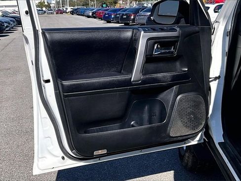 Used 2018 Toyota 4Runner SR5 image 17