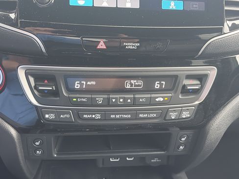 Used 2024 Honda Passport Black Edition image 9