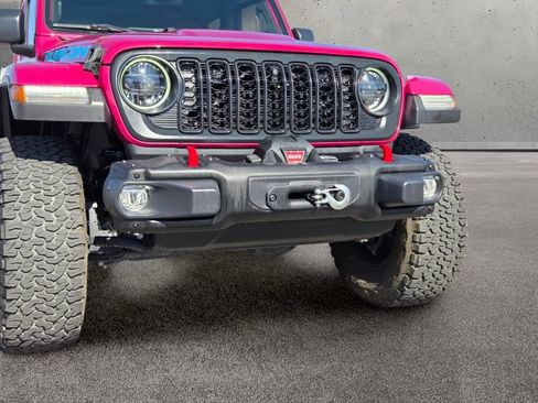 Used 2024 Jeep Wrangler Unlimited Rubicon AWD/4WD image 8