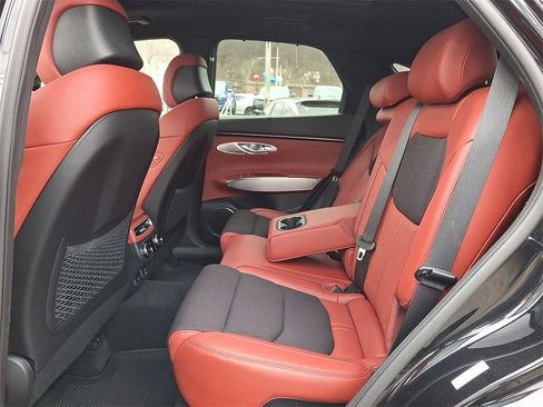 Used 2023 Genesis GV70 2.5T w/ Sport Prestige Package image 11