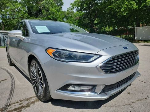 Used 2017 Ford Fusion SE w/ Fusion SE Technology Package FWD image 1