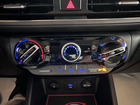 Used 2022 Hyundai Kona SEL image 44