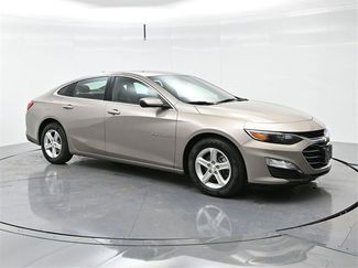 Used 2024 Chevrolet Malibu LT image 1