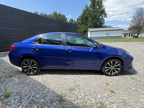Used 2017 Toyota Corolla SE w/ SE Premium Package FWD image 4
