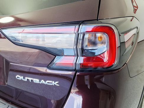 Used 2024 Subaru Outback Limited AWD/4WD image 8